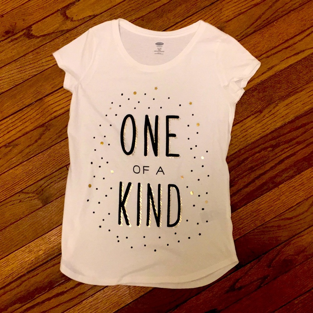 NEW 💫One Of A Kind 💫 -T shirt